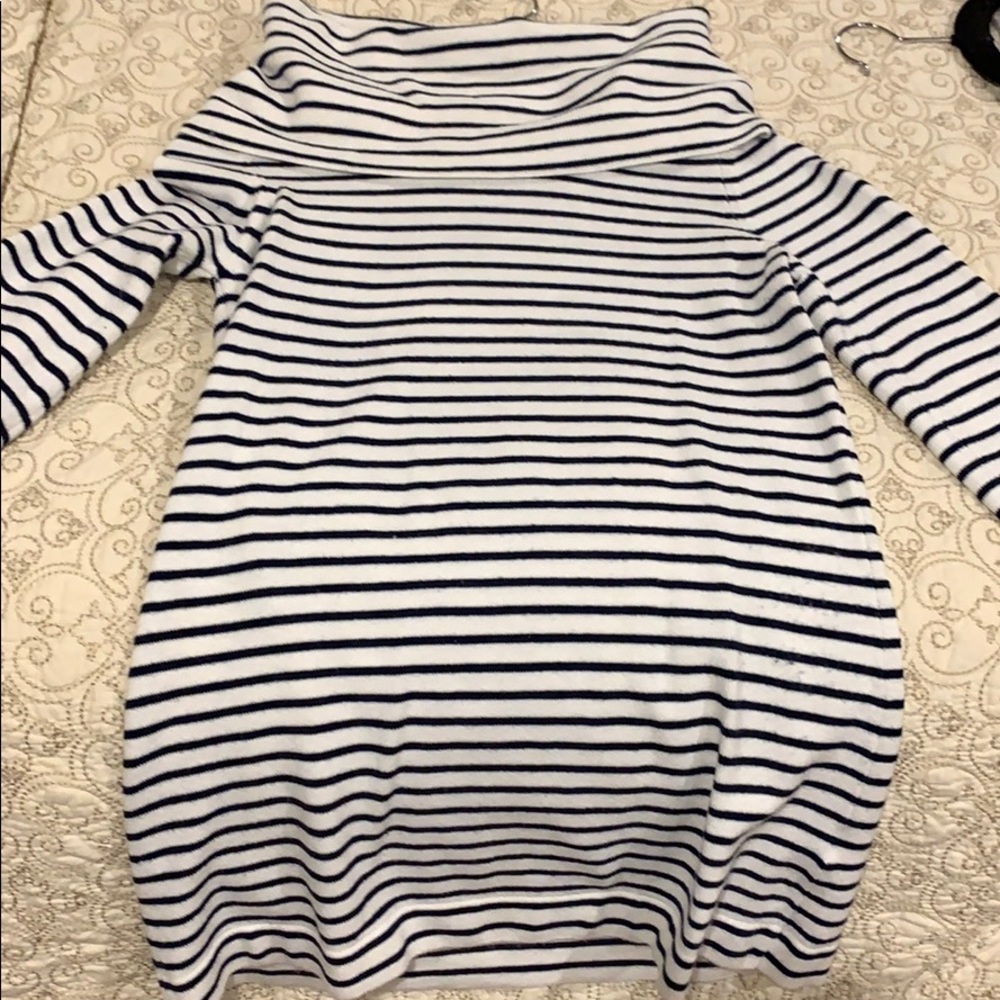 Ladies cowelneck sweater